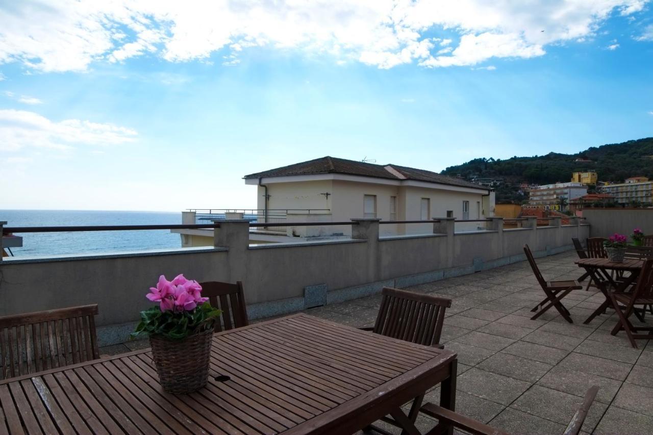 Villa Gioiosa Диано Марина Екстериор снимка